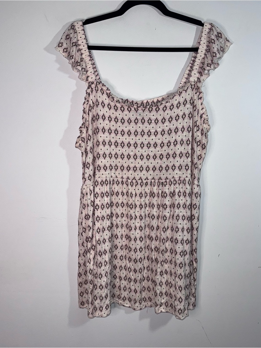 Torrid Size 4 Ivory Pink Geometric Print Babydoll Ruffle Sleeve Tunic Top